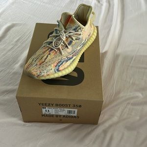 Yeezy Boost 350 V2 in MX Oat